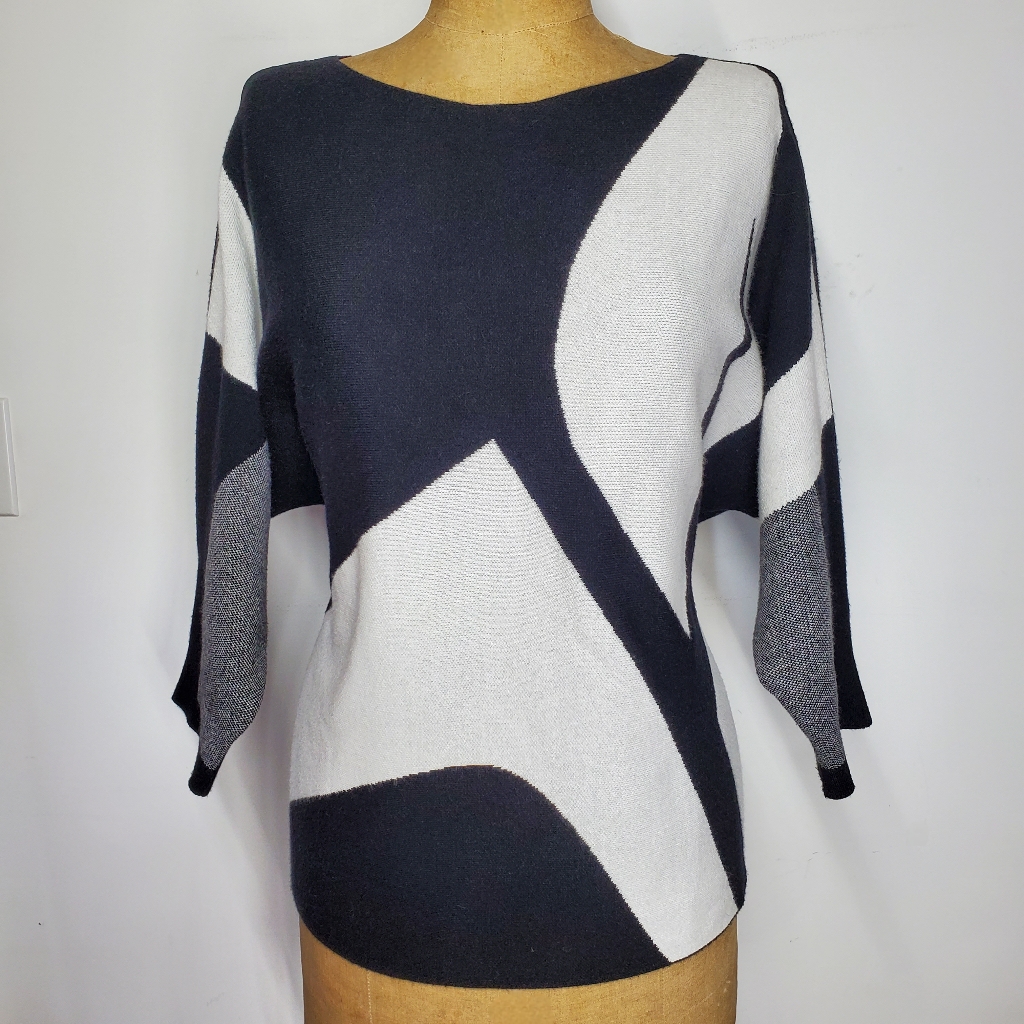 Sioni Size L Sweater Abstract Black White Heaveweight Knit 3/4 Batwing Sleeve